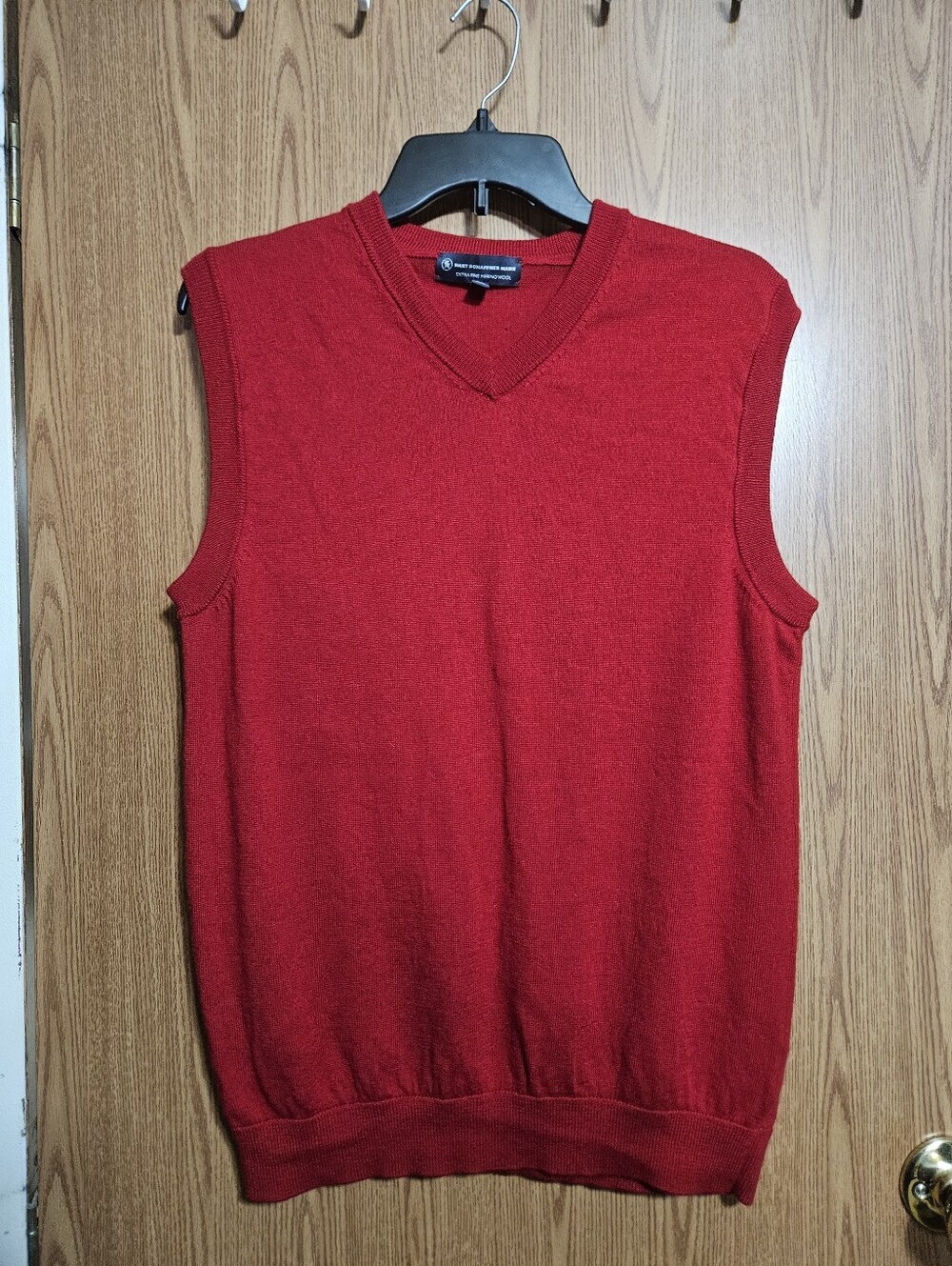 Hart Schaffner Marx Sweater Vest Mens Red 100% Fine Merino Wool V Neck Size Med!